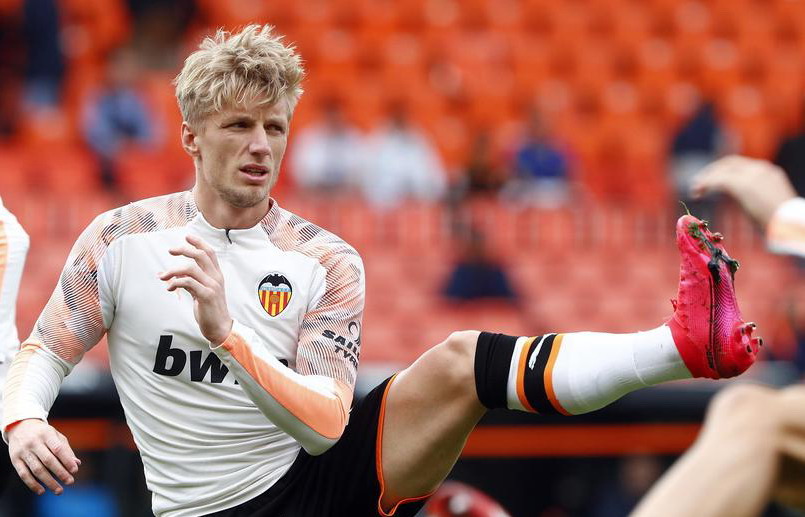 问鼎娱乐官方入口瓦伦西亚内部会议纪要流出：转会期防线松动，西甲使命明确，年轻球员得到机会的简单介绍