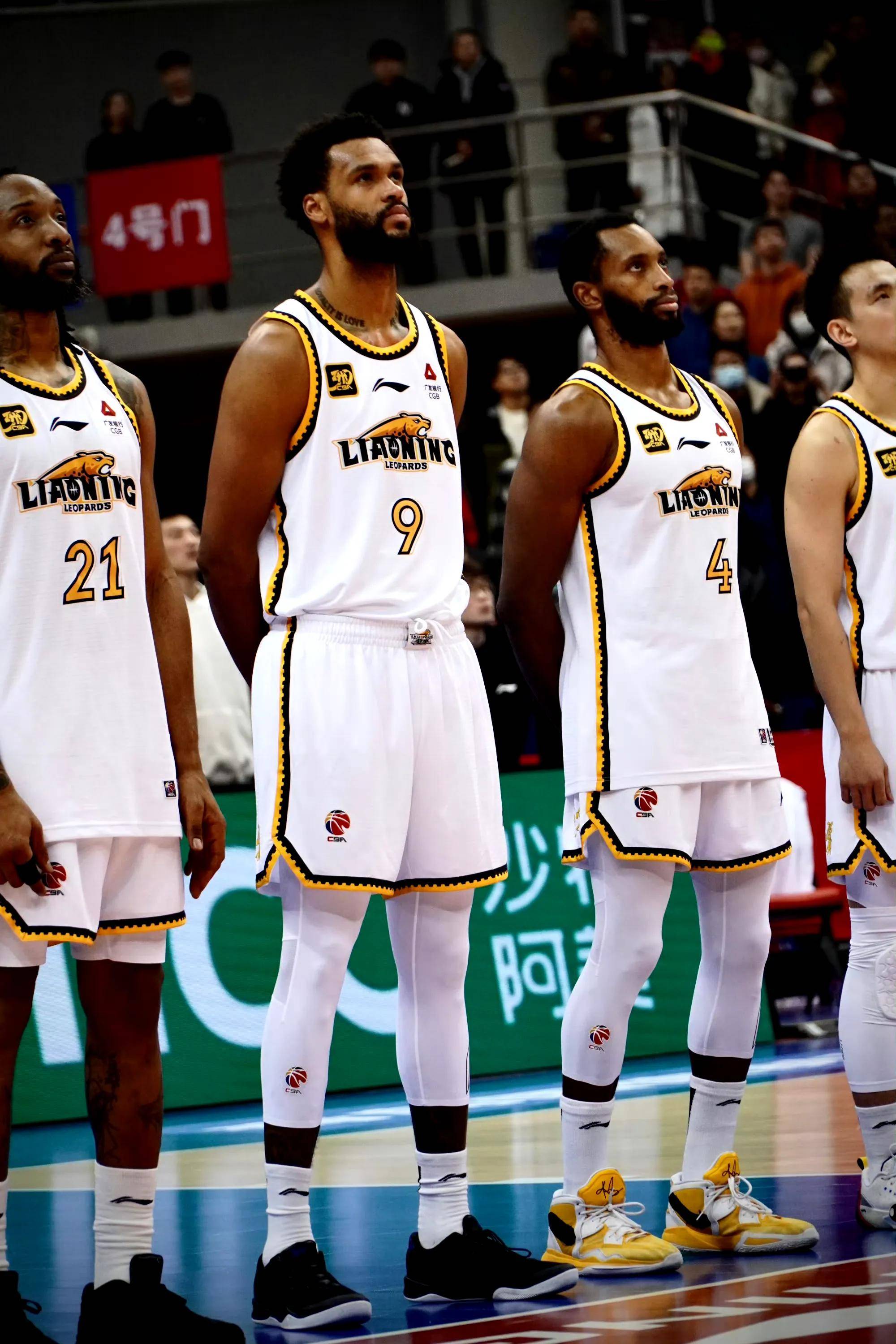 包含西甲倒计时，广厦男篮今夜完成体检，细节引发关注，引发热议，纪律约束更严格的词条