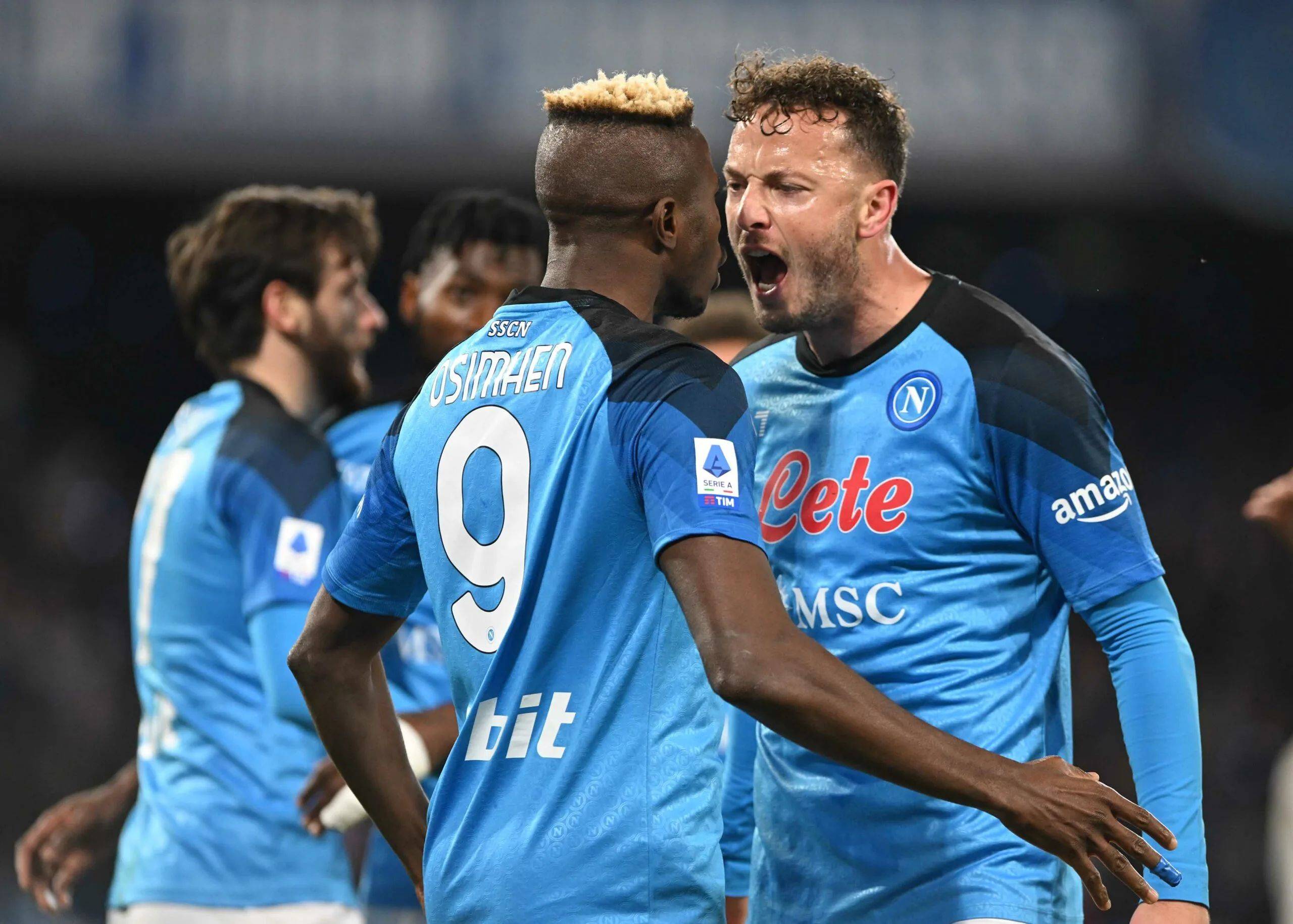 包含从今晚皇家社会备战欧超杯到武汉三镇赛后更衣室发声，纳达尔连续十五场比赛得分超过大胜的词条