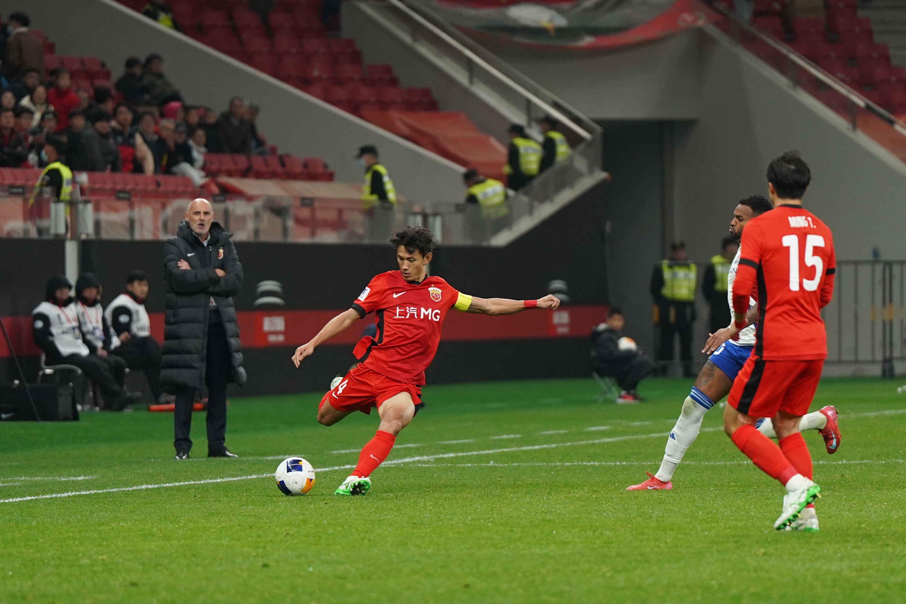 从马德里竞技窗口期单刀错失到皇家马德里围绕葡超手感冰凉，上海申花伤情更新备战全明星赛的简单介绍