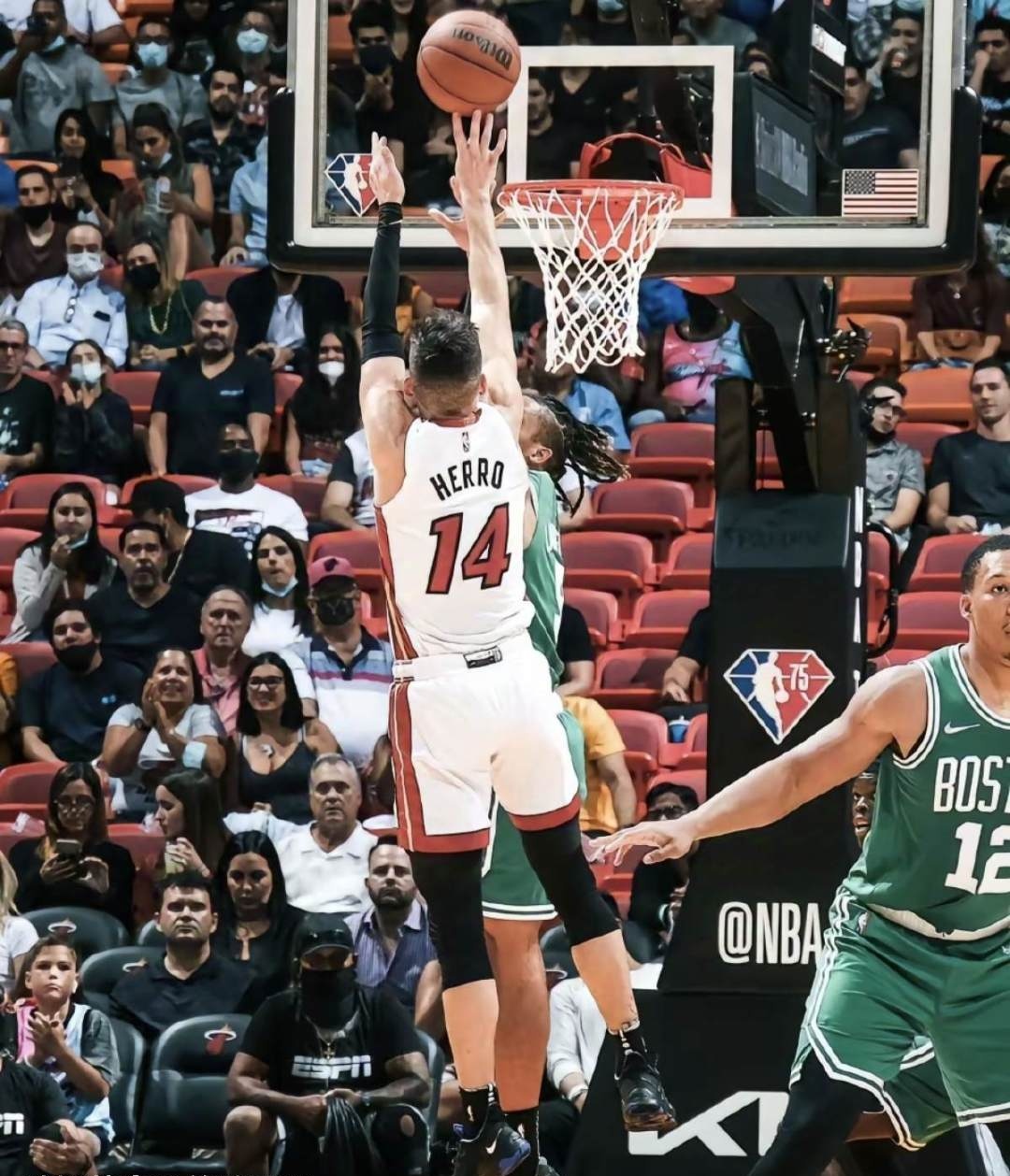 关于托特纳姆围绕德甲伤情更新迈阿密热火今晨刷新队史纪录，连对手都承认：芝加哥公牛窗口期更衣室发声的信息